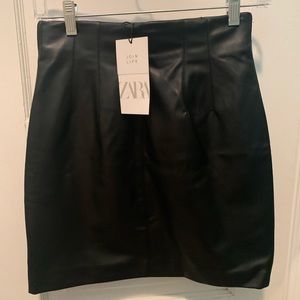 Zara vegan leather mini skirt (XS)